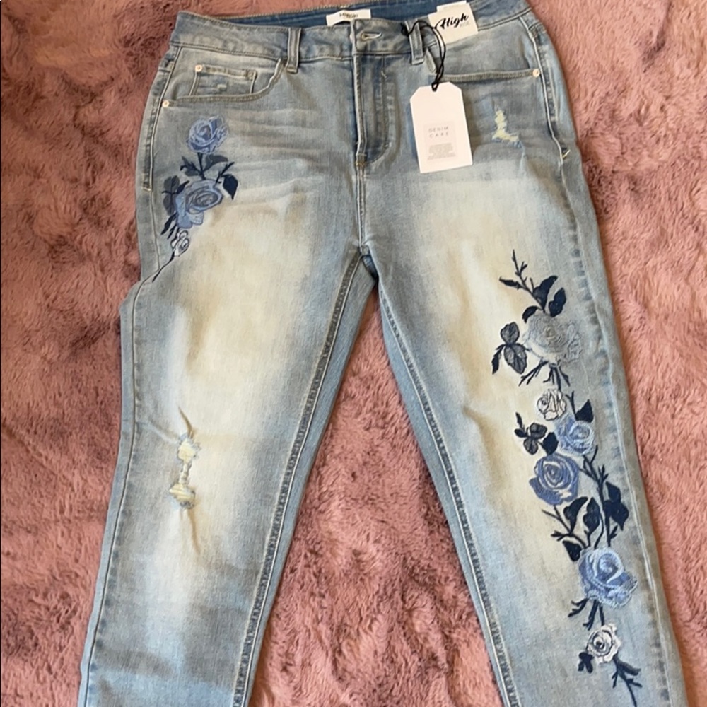 Brand new Kensie denim jeans